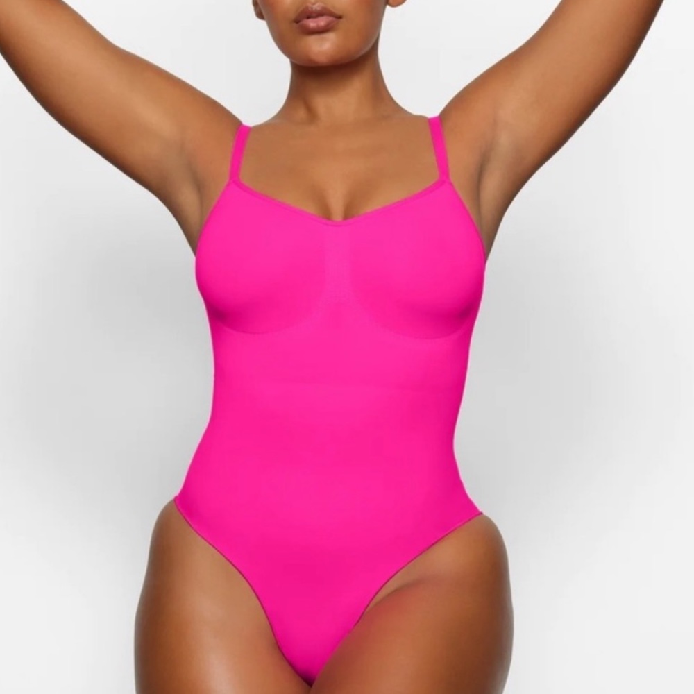 Skims Flamingo Pink Sculpting Bodysuit L/XL